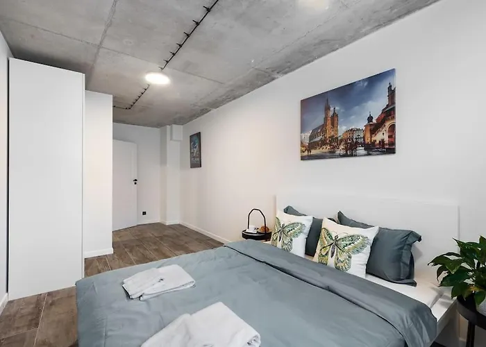 New Place Next To Vistula & Wawel Castle